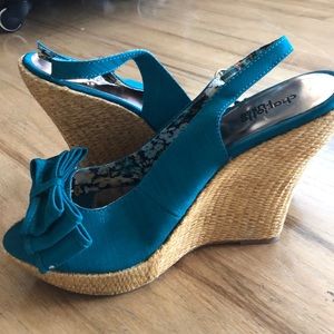 Teal wedges